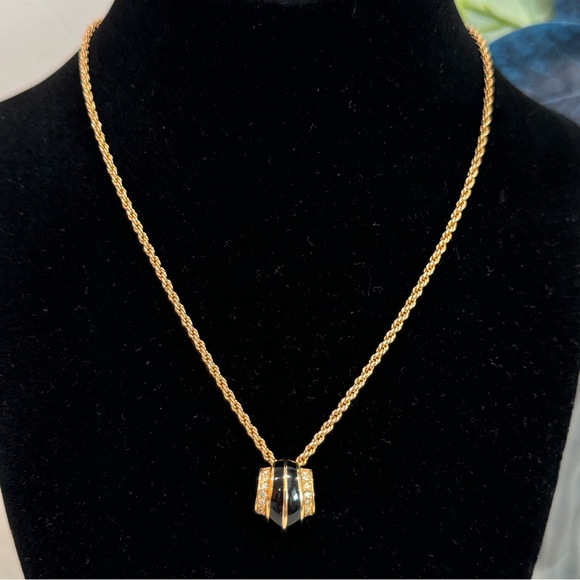 4. Christian Dior Crystals Shell Necklace - Picture 13 of 16